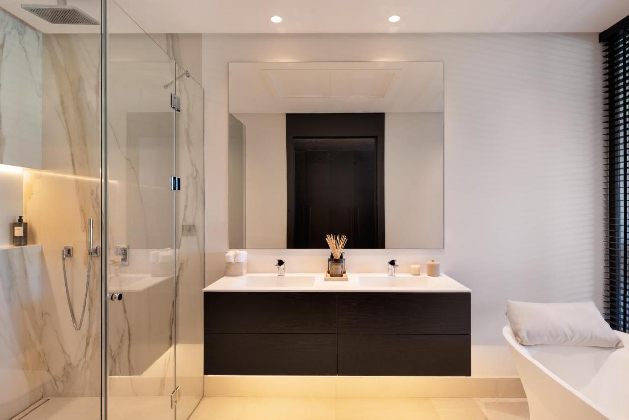 Exceptional 3 Bedroom Duplex Penthouse In Epic Apartment *